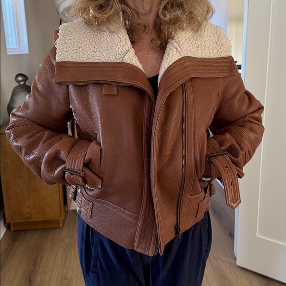 Leather jacket - Picture 15 of 16